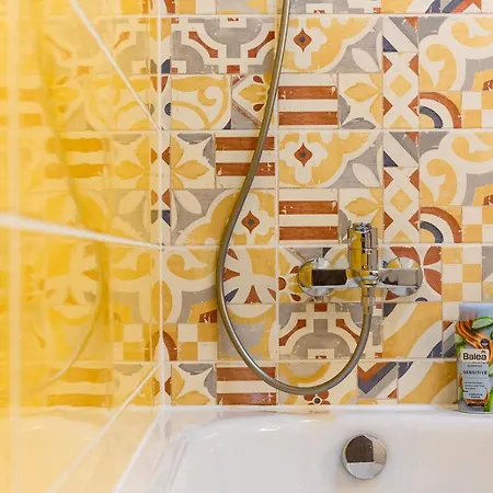 Apartamento Modern & Newly Built With Private Garage *