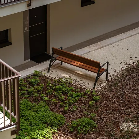 Modern & Newly Built With Private Garage