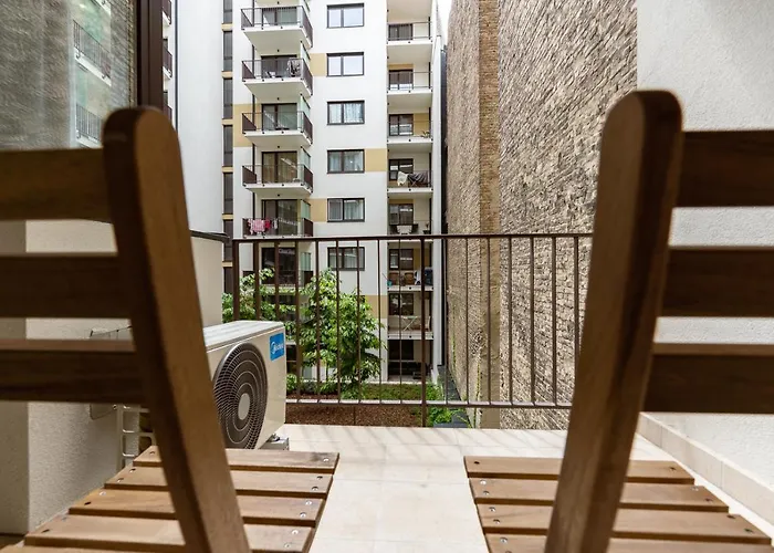 Modern & Newly Built With Private Garage Daire Budapeşte