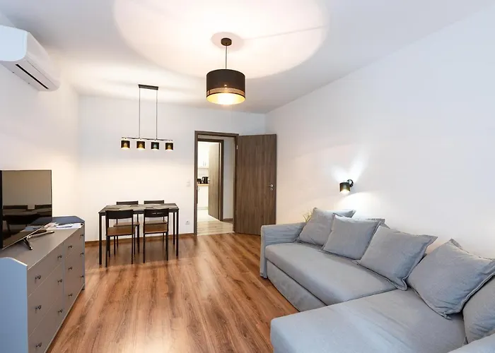 Daire Modern & Newly Built With Private Garage *