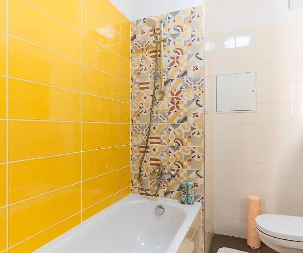 Daire Modern & Newly Built With Private Garage