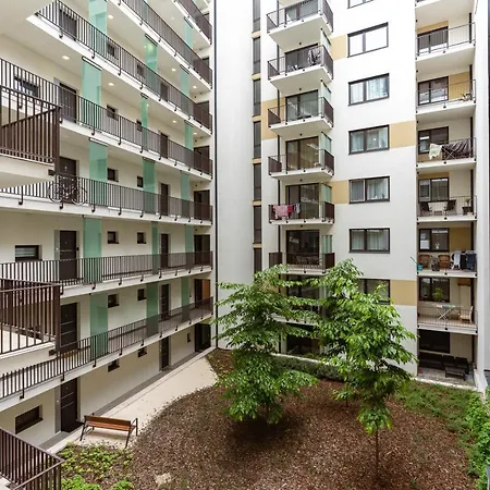 Modern & Newly Built With Private Garage شقة